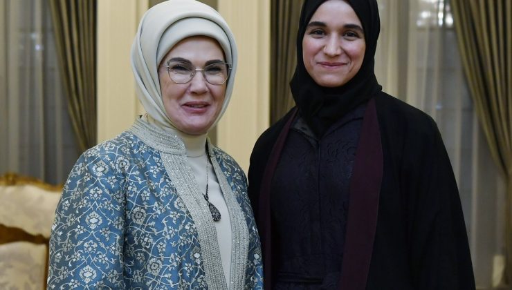 Suriye’nin yeni First Lady’sini ağırladı