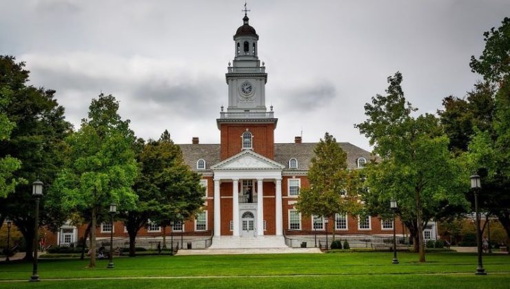 Johns Hopkins Üniversitesi, 2 bin kişiyi işten çıkardı