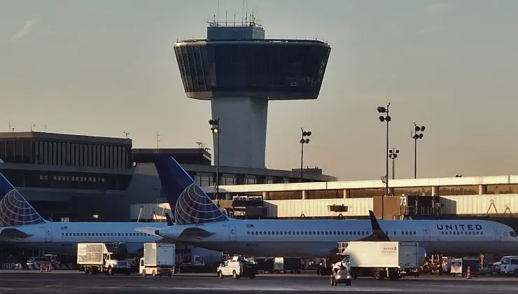Newark Havalimanı’nda uçuş kaosu!